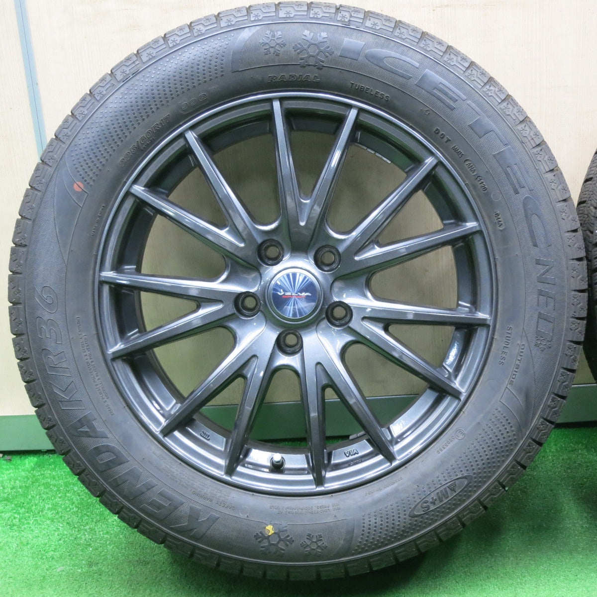 [送料無料] バリ溝！キレイ！9分★スタッドレス 225/60R17 ケンダ KR36 アイステック ネオ VELVA SPORT ヴェルヴァ 17インチ PCD114.3/5H★5012102NJス