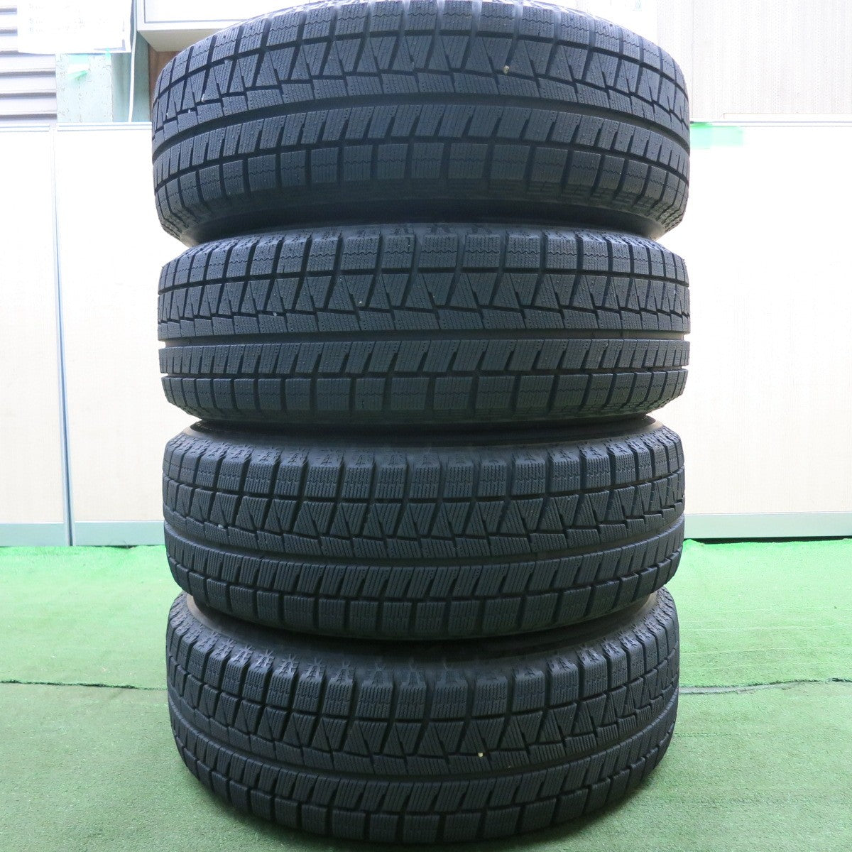 *送料無料* バリ溝！20年！キレイ！9.5分★スタッドレス 205/65R16 ブリヂストン アイスパートナー2 BALMINUM バルミナ 16インチ PCD114.3/5H★4063007HAス