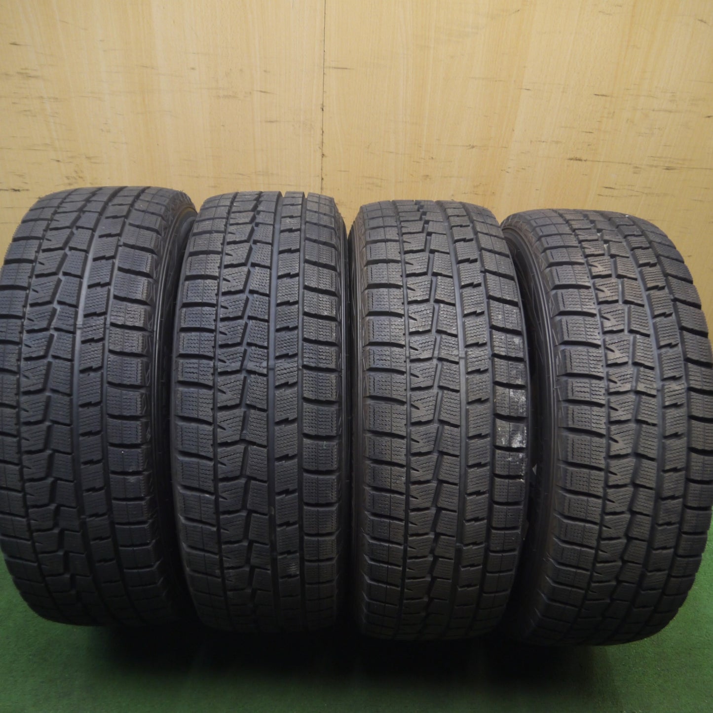 *送料無料* 超バリ溝！キレイ！ほぼ10分★XV レガシィ等 215/60R16 スタッドレス ダンロップ ウインターマックス WM01 Reark 16インチ PCD100/5H★4073002Hス