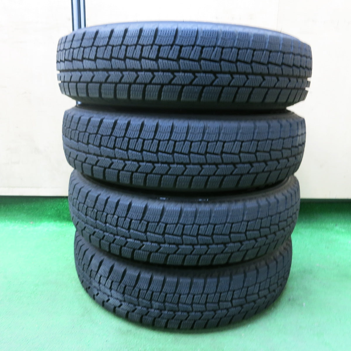 [送料無料] バリ溝！20年！9.5分★スタッドレス 145/80R13 ダンロップ ウインターマックス WM02 ・JECT・ スチール PCD100 110 114.3/4H マルチ★4101805SYス