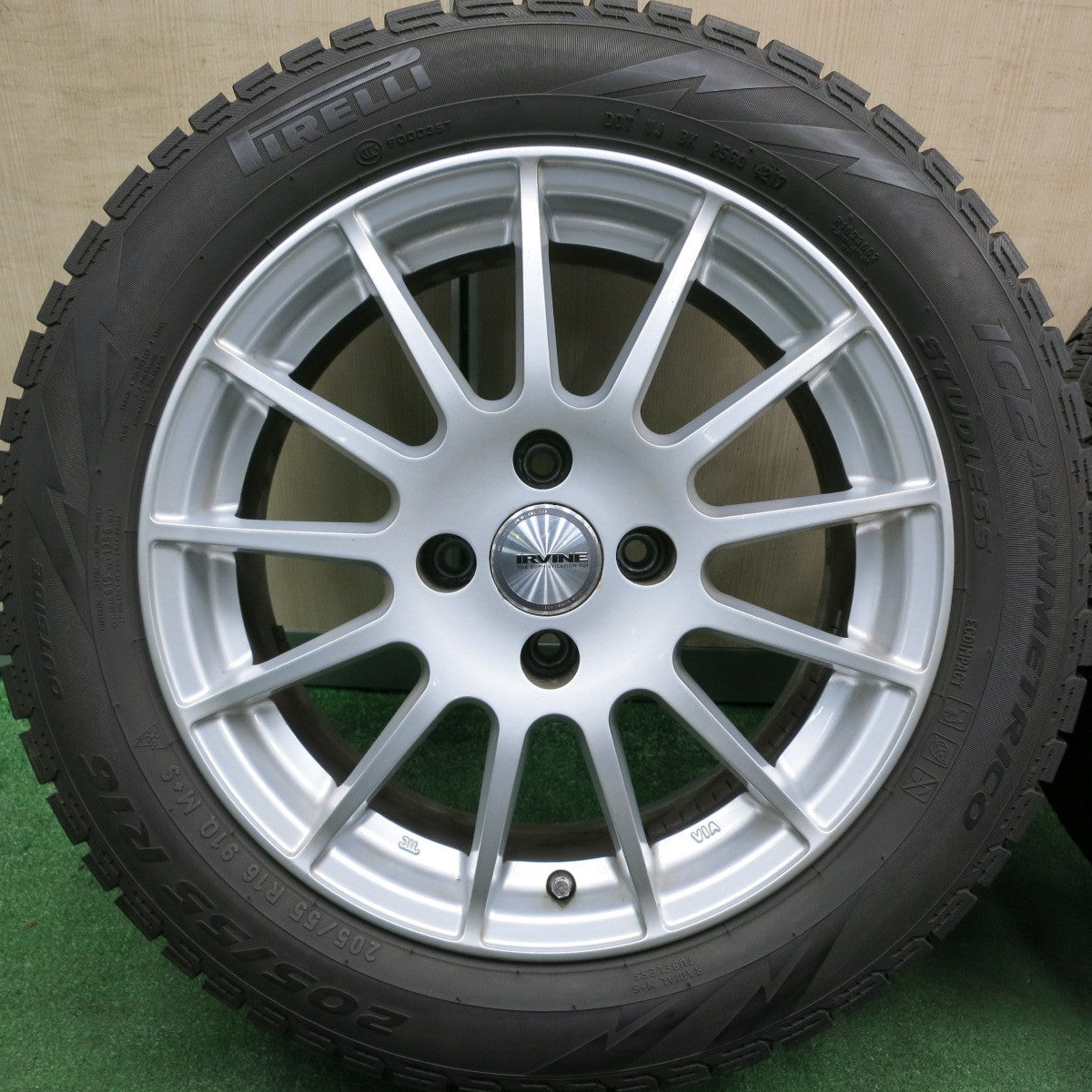 *送料無料* バリ溝！キレイ！8.5分★プジョー等 IRVINE 205/55R16 スタッドレス ピレリ アイスアシンメトリコ 16インチ アーヴィン PCD108/4H★4053005HAス