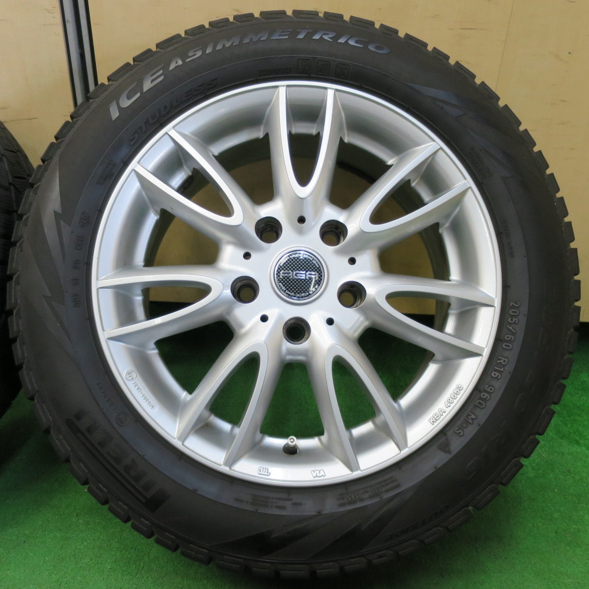 *送料無料* キレイ★MINI ミニ 等 MAK LUFT KBA49653 AGA 205/60R16 スタッドレス ピレリ アイスアシンメトリコ  PCD120/5H★4060703イス