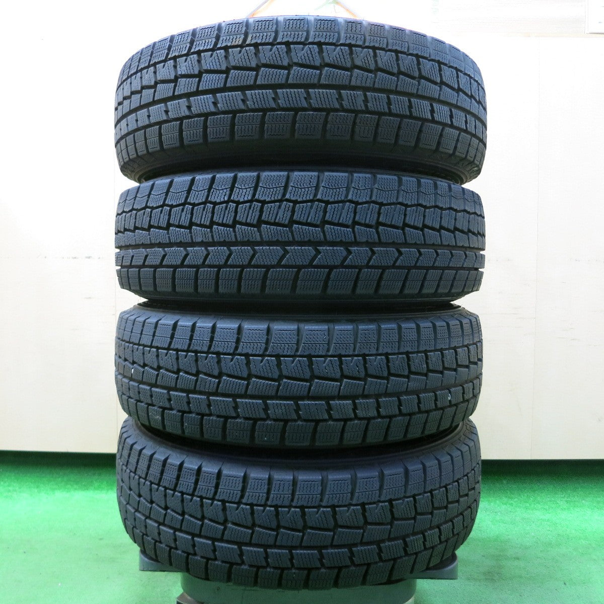 *送料無料* バリ溝！9.5分★スタッドレス 175/70R14 ダンロップ ウインターマックス WM01 FEID 14インチ PCD100/4H★4041704イス