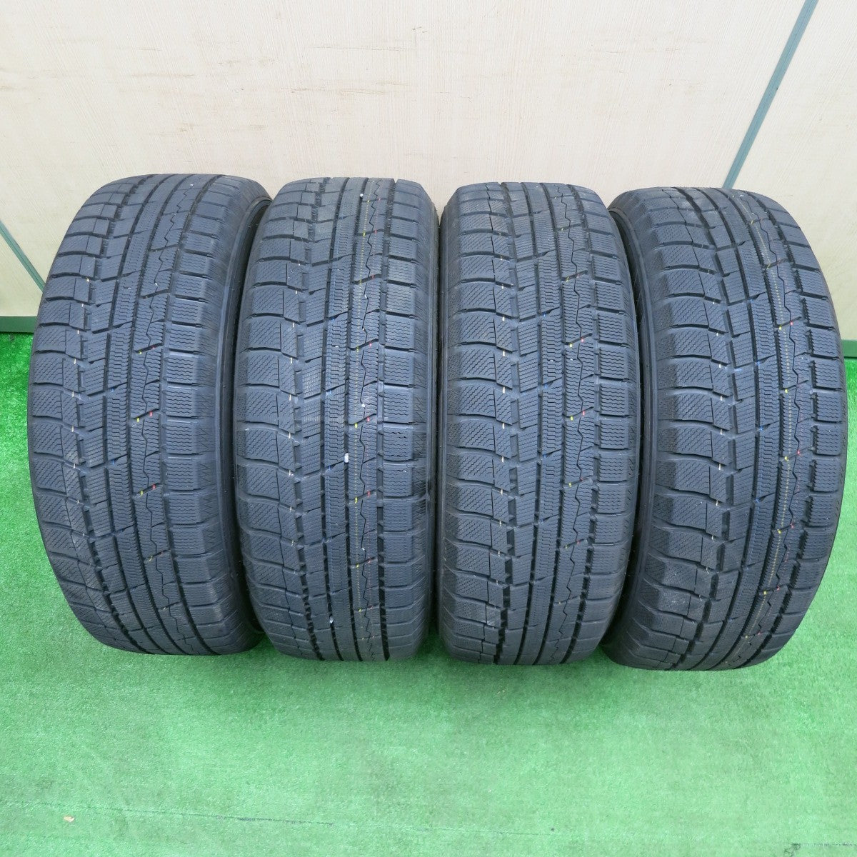 [送料無料] 超バリ溝！23年！9.5分以上★スタッドレス 225/60R17 トーヨー ウインター トランパス TX RiZLEY ライツレー 17インチ PCD114.3/5H★4111101NJス