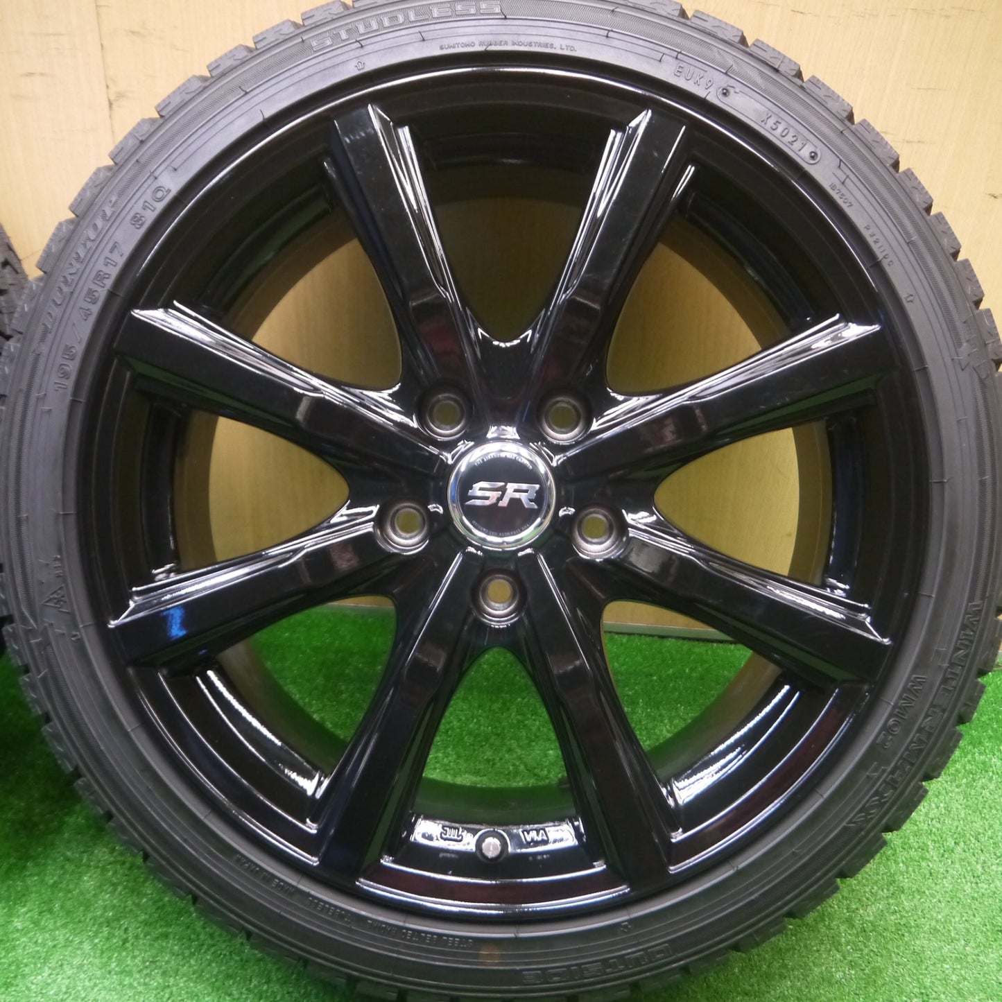 *送料無料* バリ溝！21年！キレイ！9.5分以上★スタッドレス 195/45R17 ダンロップ ウインターマックス WM02 STRANGER ストレンジャー PCD114.3/5H★4090901Hス