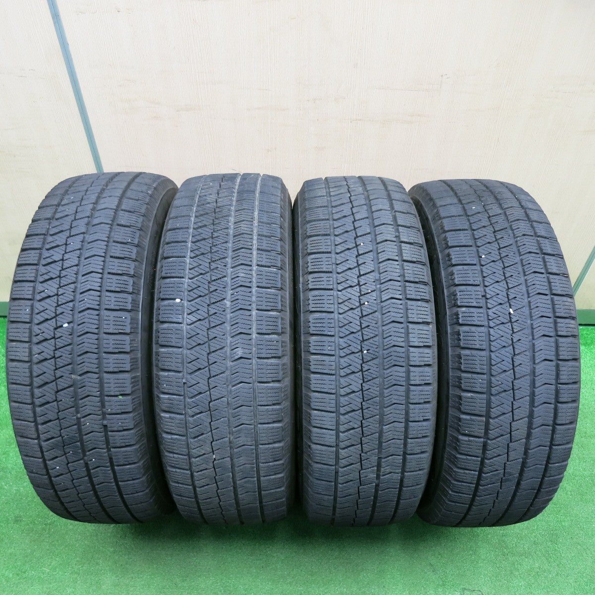 [送料無料] バリ溝！21年！キレイ！8.5分★スタッドレス 215/65R16 ブリヂストン ブリザック VRX2 Fang ファング 16インチ PCD114.3/5H★4120902TNス