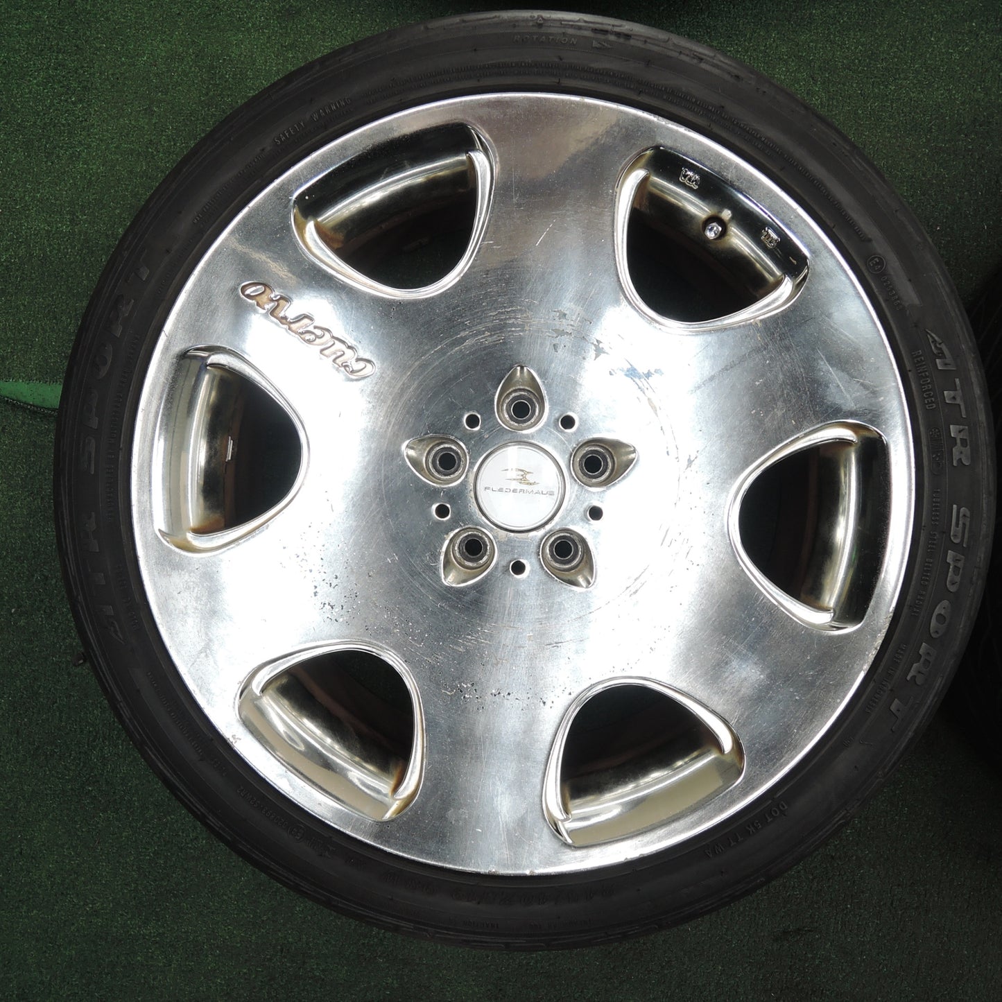 *送料無料* バリ溝！9分★FLEDERMAUS cuervo 245/40R19 ATR SPORT フレーダーマウス クエルボ 19インチ PCD114.3/5H★4031902TNノ