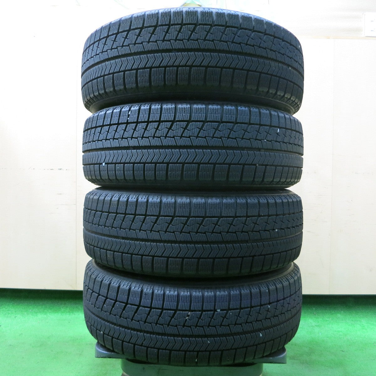 *送料無料* バリ溝！8.5分★ホンダ フィット 純正 スチール 185/60R15 スタッドレス ブリヂストン ブリザック VRX  PCD100/4H★4052807イス