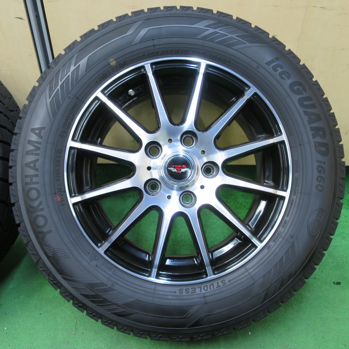 *送料無料* バリ溝！22年！キレイ！9分★スタッドレス 195/65R15 ヨコハマ アイスガード iG60 TEAD テッド 15インチ PCD114.3/5H★4082902イス