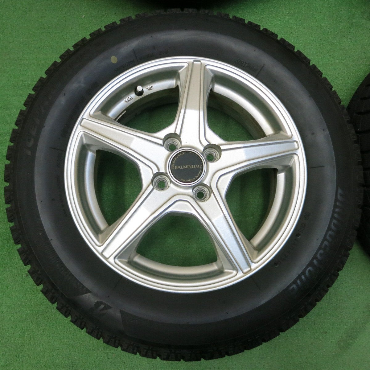 *送料無料* バリ溝！20年！綺麗！9.5分★スタッドレス 195/65R15 ブリヂストン アイスパートナー2 BALMINUM バルミナ 15インチ PCD100/4H★4042408イス