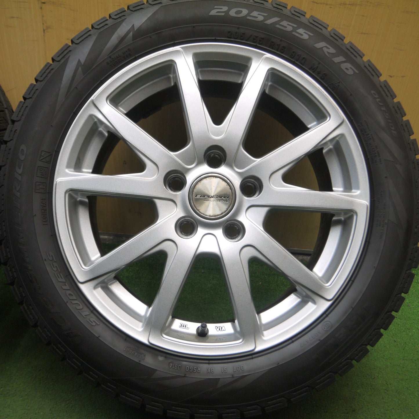 *送料無料* 4本★ワーゲン等 EUROBAHN SPORTECHNIC 205/55R16 スタッドレス ピレリ アイスアシンメトリコ PCD112/5H★4061804Hス