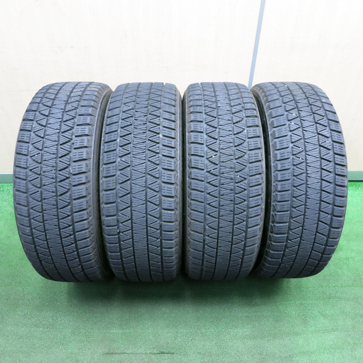 *送料無料* バリ溝！キレイ！8.5分★スタッドレス 225/60R17 ブリヂストン ブリザック DM-V3 TEAD テッド 17インチ  PCD114.3/5H★4041016TNス