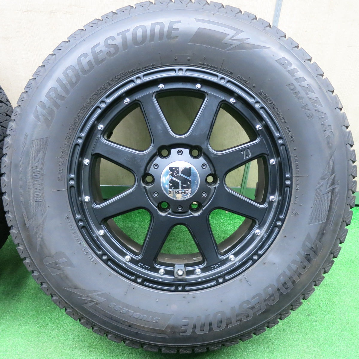 [送料無料] バリ溝！20年！キレイ！9分★XTREME-J スタッドレス 265/65R17 ブリヂストン ブリザック DM-V3 XJ エクストリームJ 17インチ PCD139.7/6H★4112510TNス