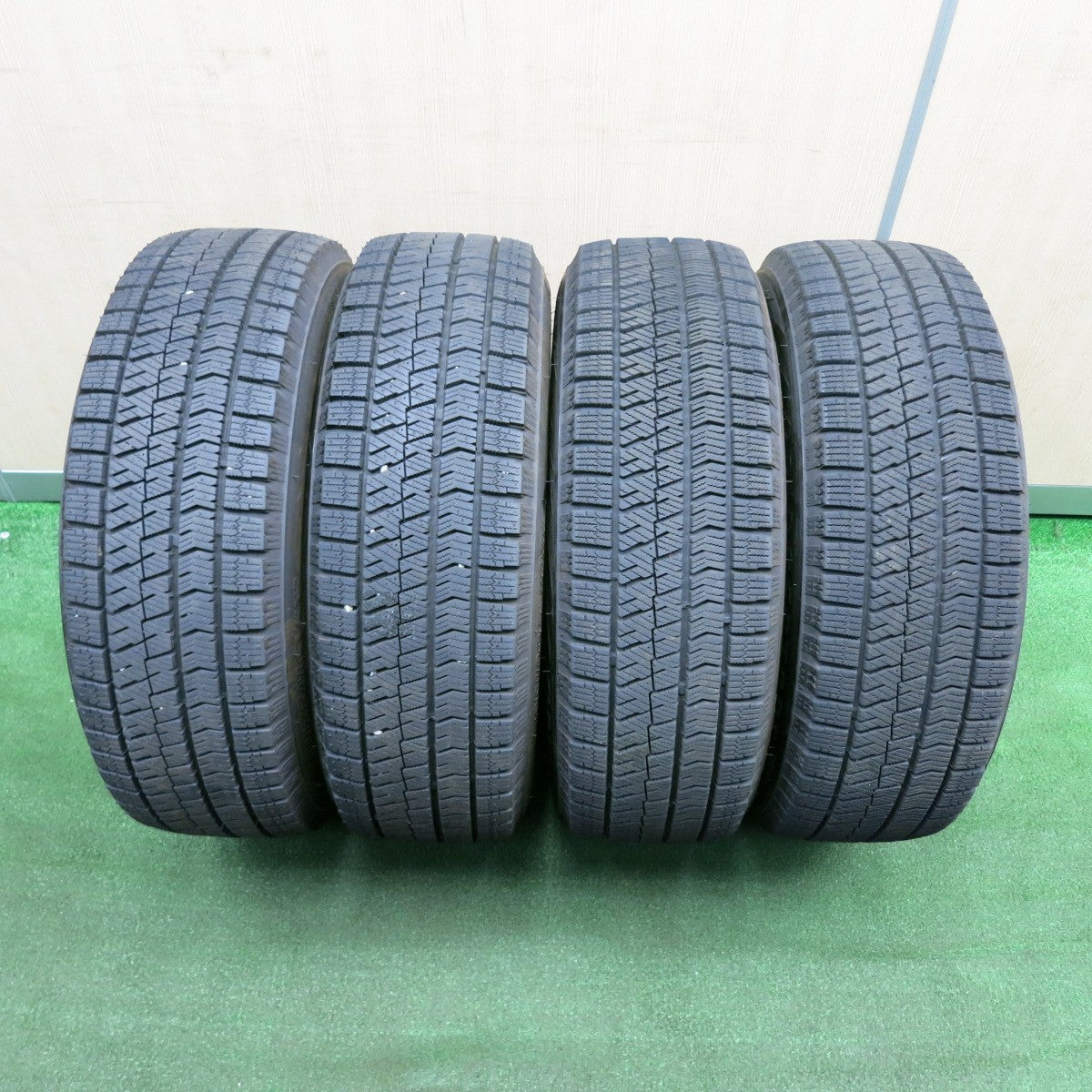 *送料無料* 超バリ溝！23年！キレイ！ほぼ10分★プリウス等 195/65R15 スタッドレス ブリヂストン ブリザック VRX2 SIBILLA NEXT W45 シビラ PCD100/5H★4041012TNス