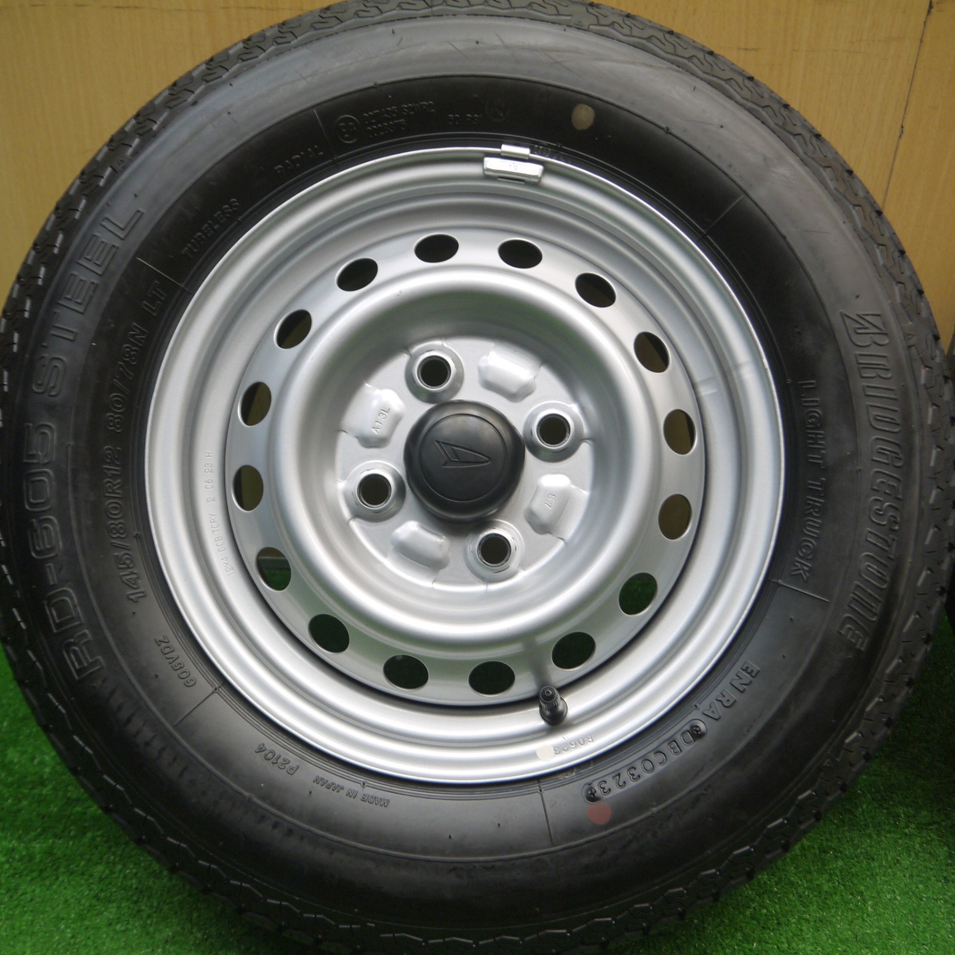 BRIDGESTONE 2025年製 ブリヂストン 604V 145/80R12 80/78N LT +