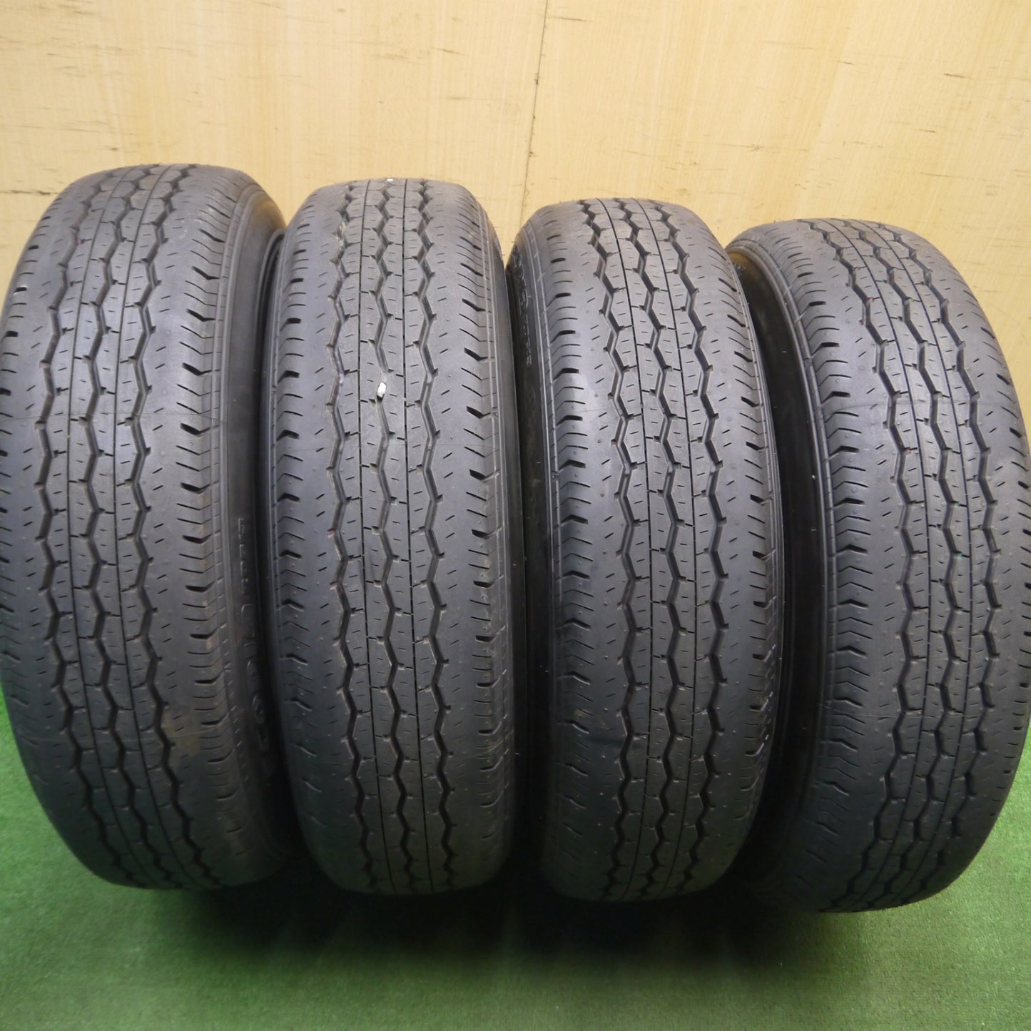 [送料無料] 新車外し！22年★トヨタ 200系 ハイエース 純正 スチール 195/80R15 107/105N ブリヂストン エコピア RD613 15インチ PCD139.7/6H★5013109Hノ