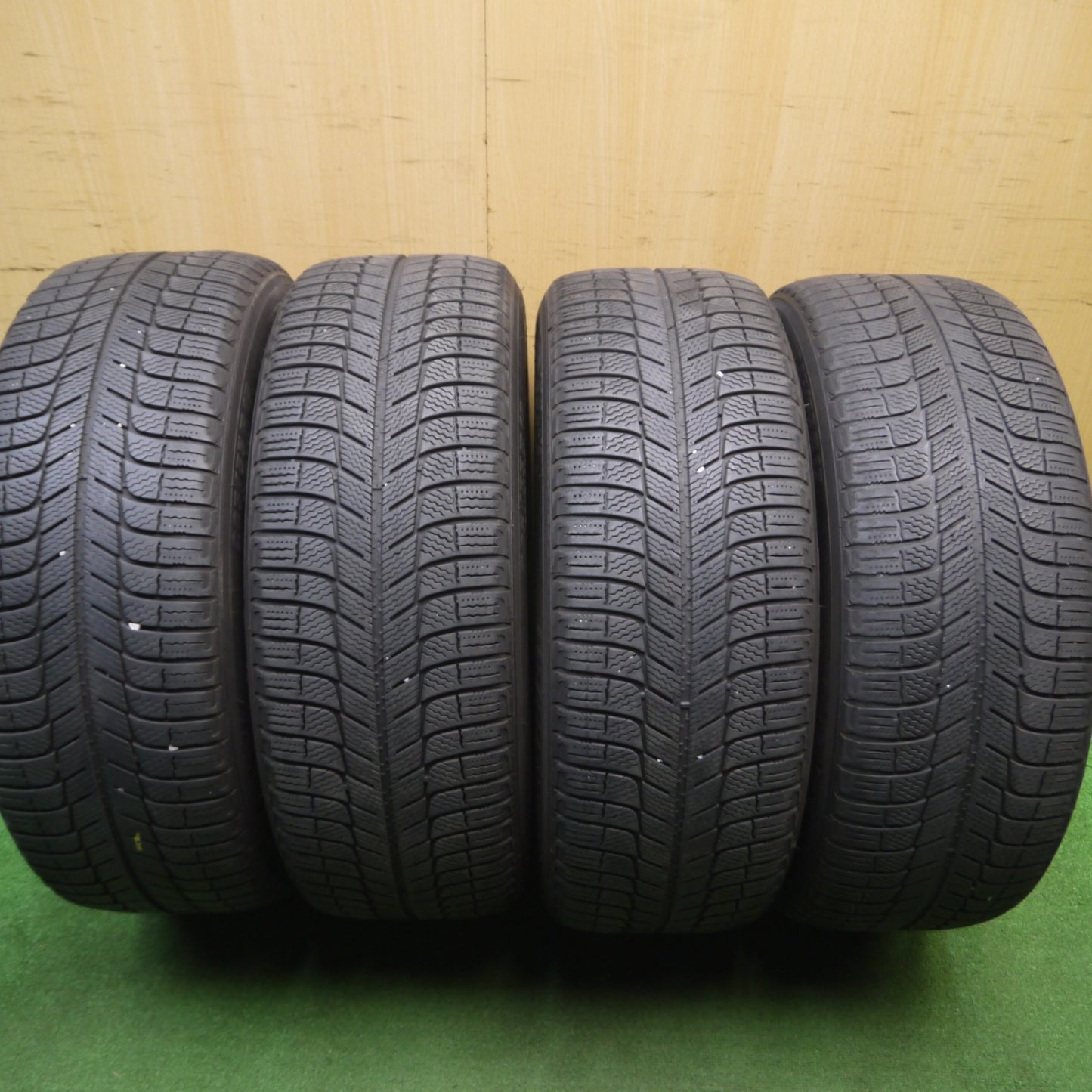 [送料無料] 4本価格★ベンツ 等 AGA Burg 225/55R17 スタッドレス ミシュラン X-ICE XI3 17インチ PCD112/5H★5011504Hス