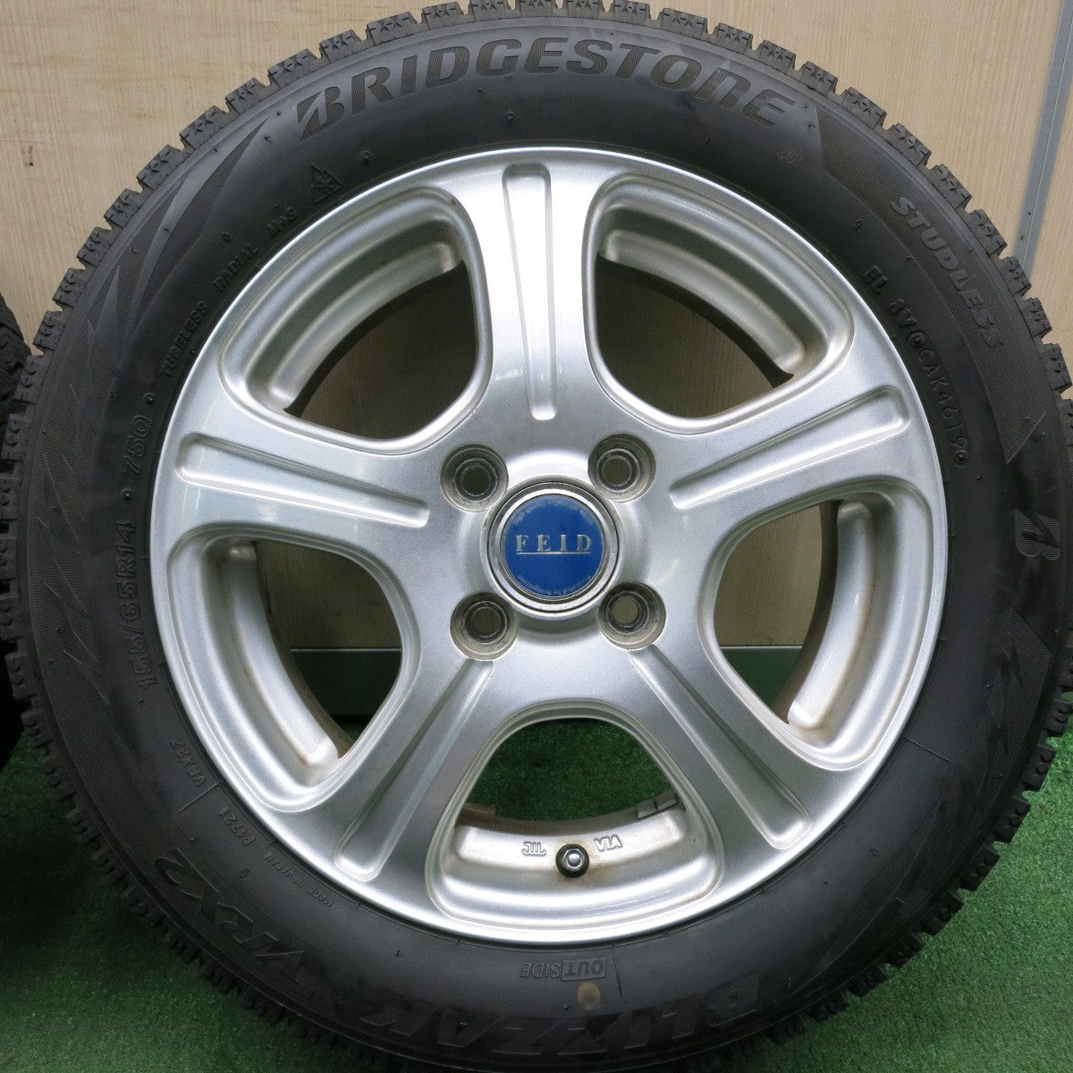 *送料無料* バリ溝！8.5分★スタッドレス 155/65R14 ブリヂストン ブリザック VRX2 FEID 14インチ PCD100/4H★4050103HAス