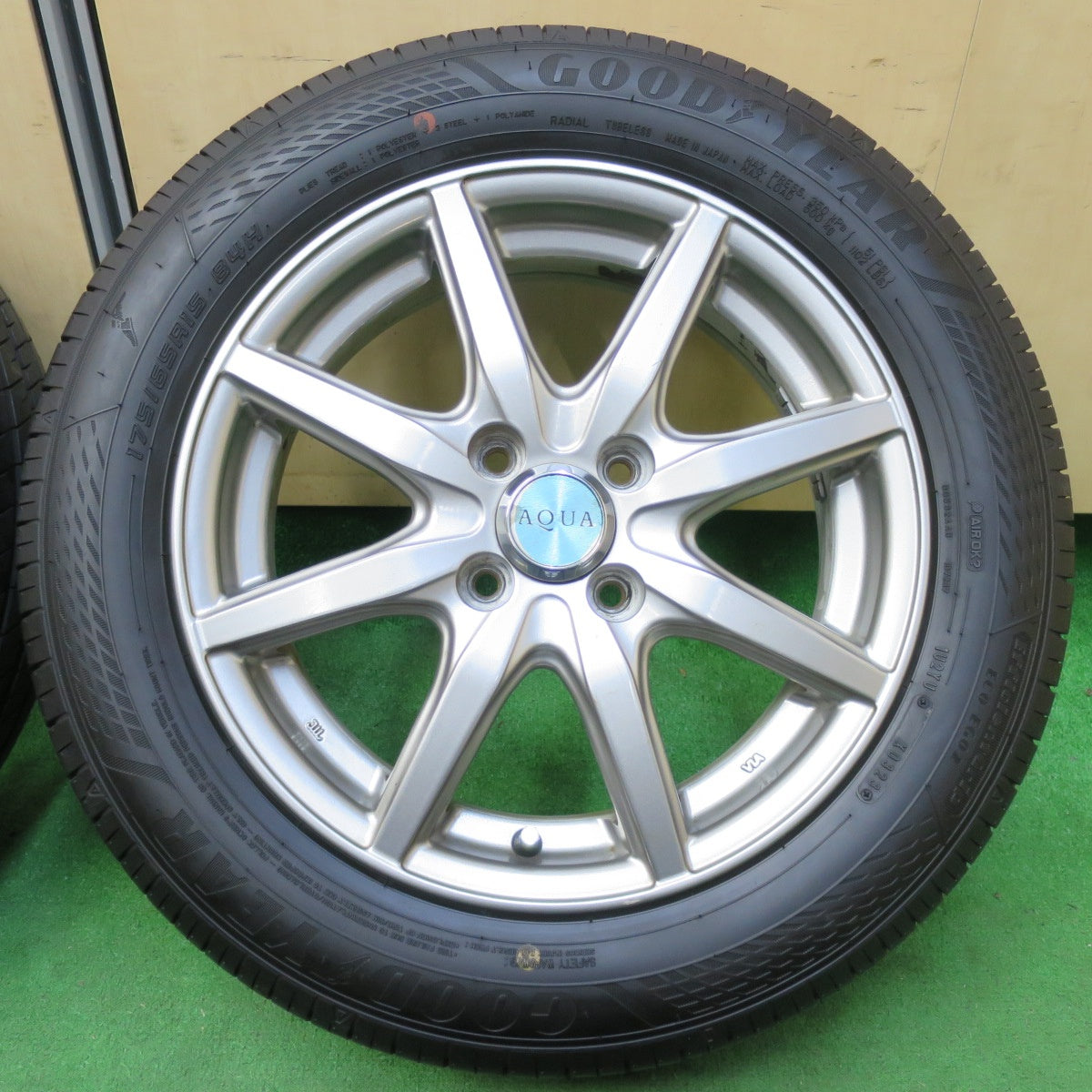 *送料無料* バリ溝！23年！9.5分★175/65R15 グッドイヤー EfficientGrip ECO EG02 AQUA アクア 15インチ PCD100/4H★4081702イノ