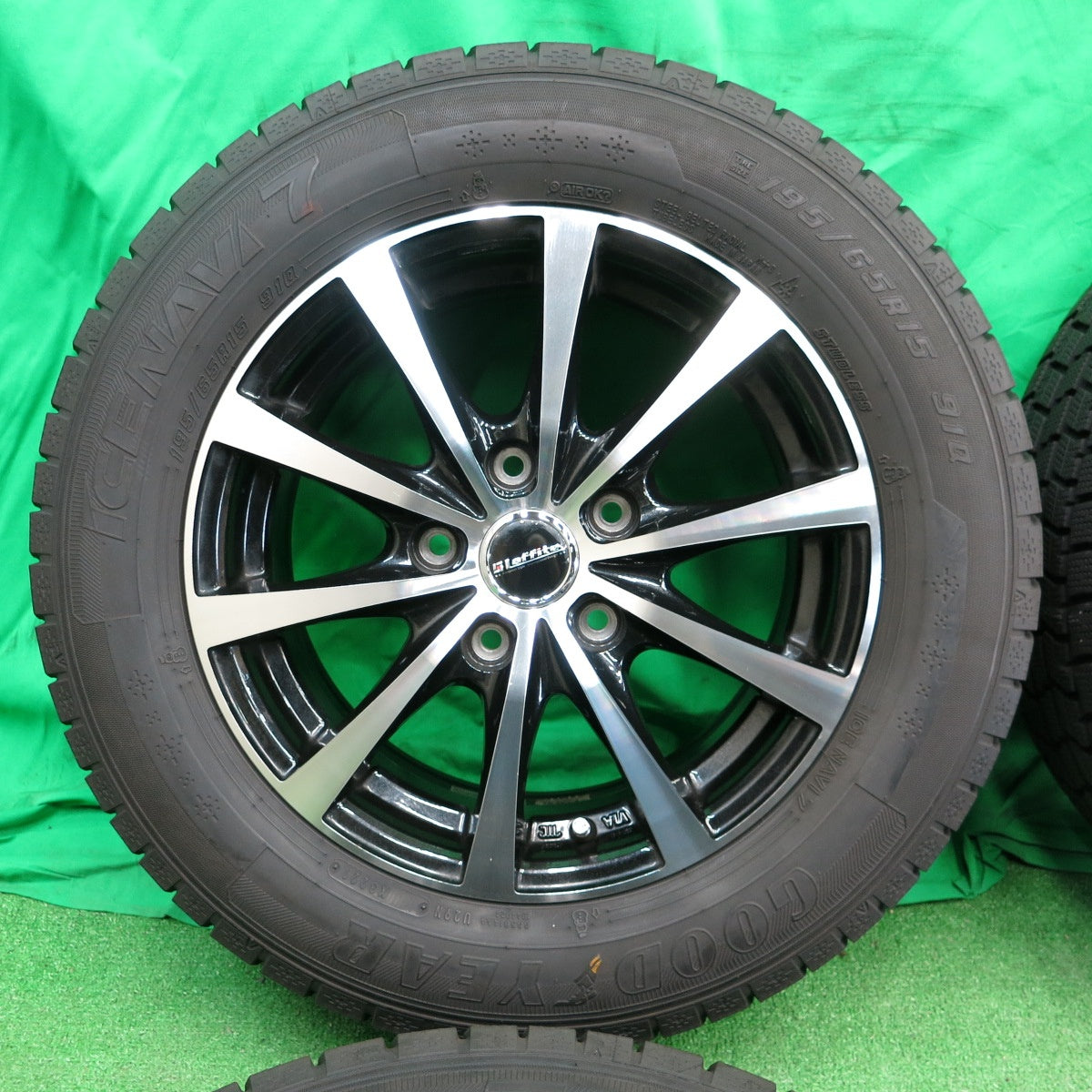 *送料無料* バリ溝！21年！キレイ！9分★スタッドレス 195/65R15 グッドイヤー アイスナビ7 Laffite ラフィット 15インチ PCD114.3/5H★4042202ナス