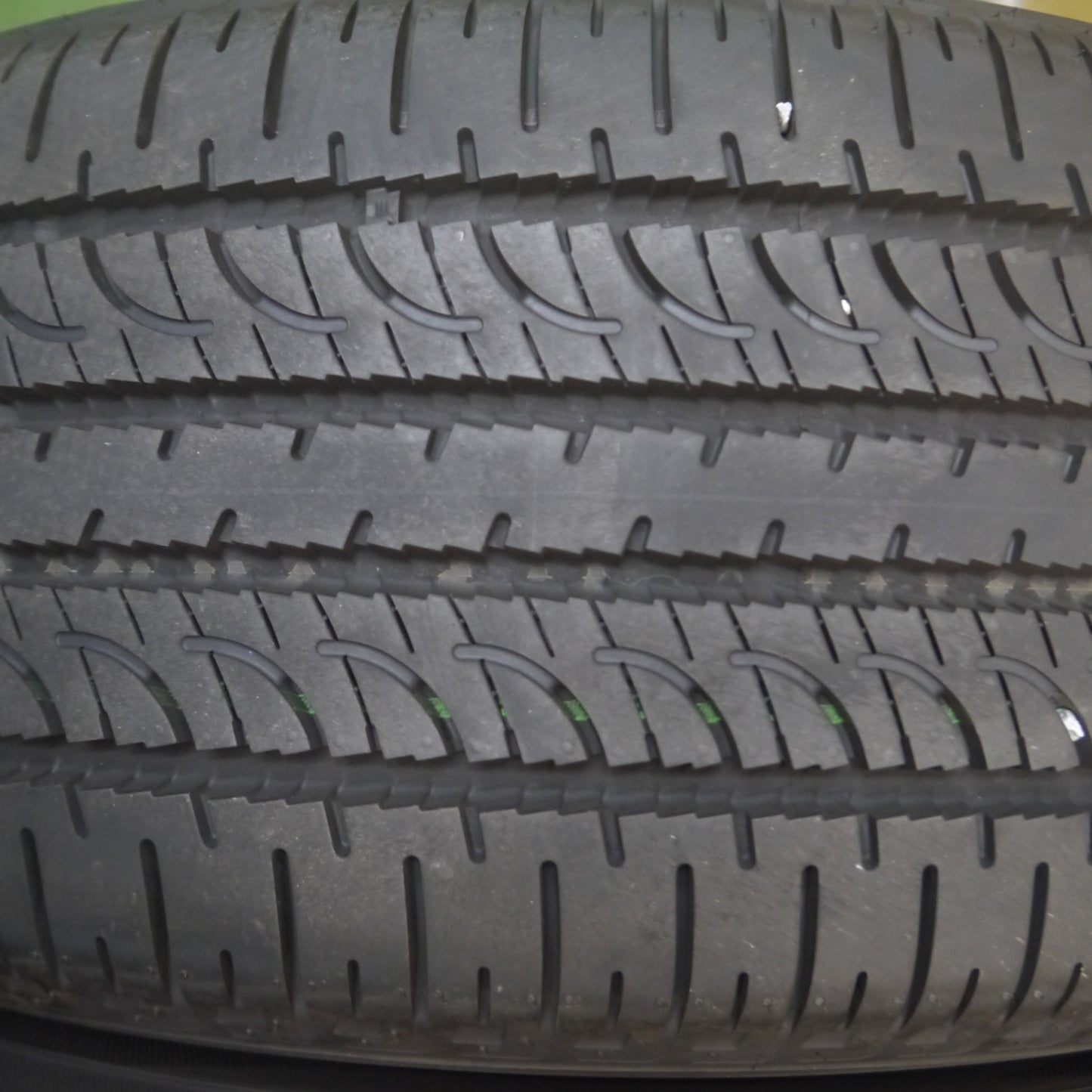 *送料無料* バリ溝！22年！9.5分以上★225/55R18 ヨコハマ ジオランダー SUV G055 G055E 18インチ エクストレイル デリカ フォレスター 等★4042214Hノタ