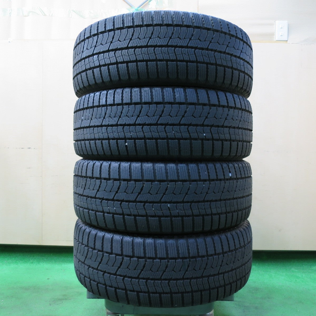 *送料無料* 超バリ溝！22年！キレイ！ほぼ10分★スタッドレス 205/50R17 トーヨー オブザーブ GIZ2 VELVA SPORTZ ヴェルヴァ 17インチ PCD100/4H★4060505イス