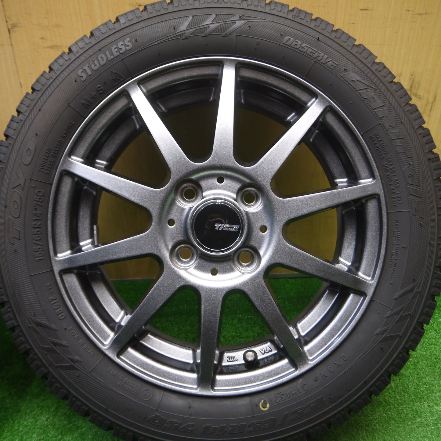 [送料無料] バリ溝！21年！キレイ！9.5分以上★スタッドレス 155/65R14 トーヨー オブザーブ ガリット GIZ Ti WHEELS 14インチ PCD100/4H★4101504Hス