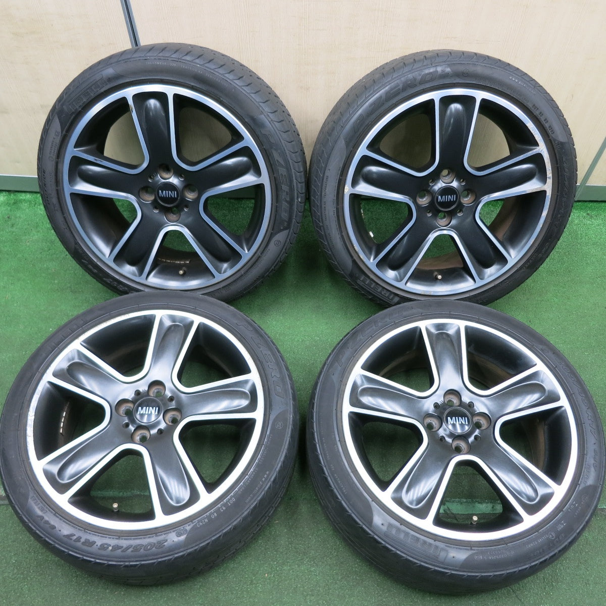 *送料無料* 4本価格★MINI ミニ クーパー クラブマン 純正 205/45R17 ピレリ PZERO 17インチ PCD100/4H★4052602HAノ