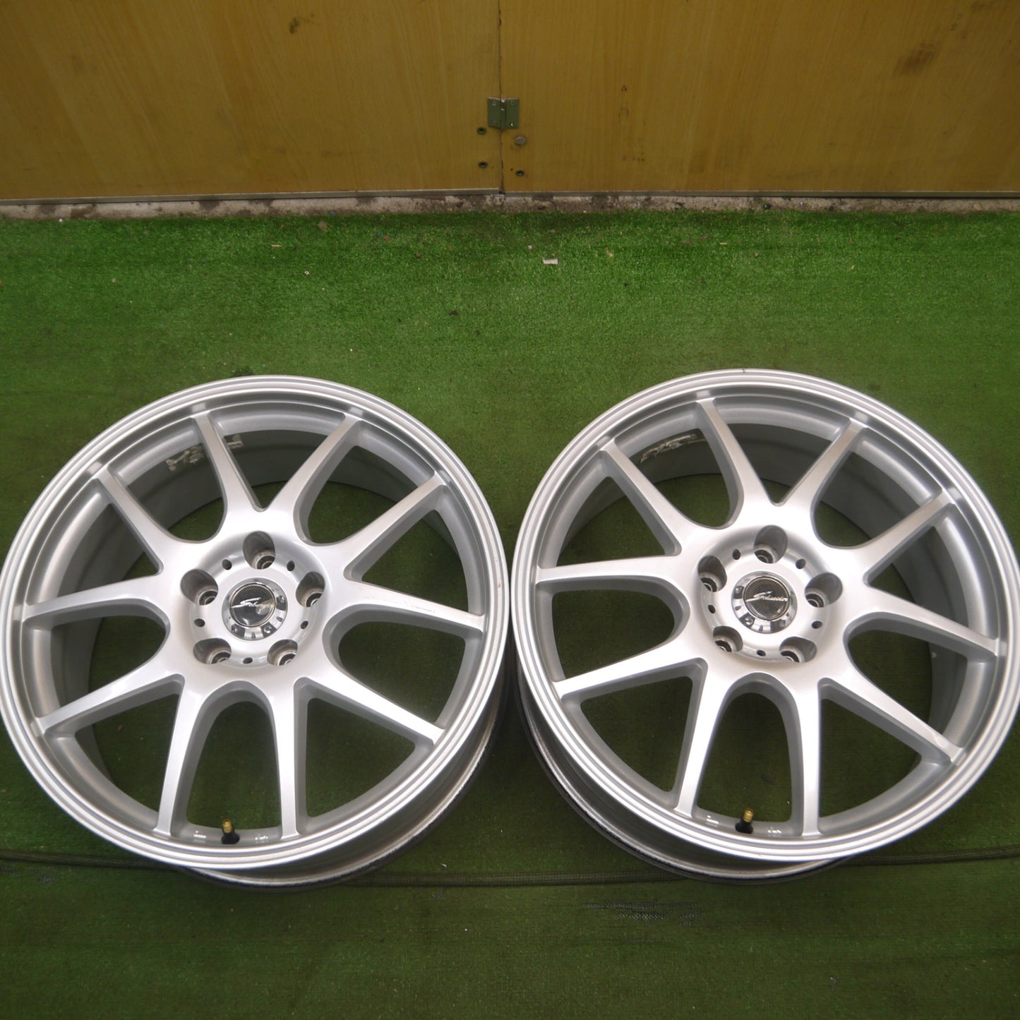 *送料無料* キレイ★Schneider シュナイダー ホイール 18インチ 18×7.5J PCD114.3/5H★4061402Hホ