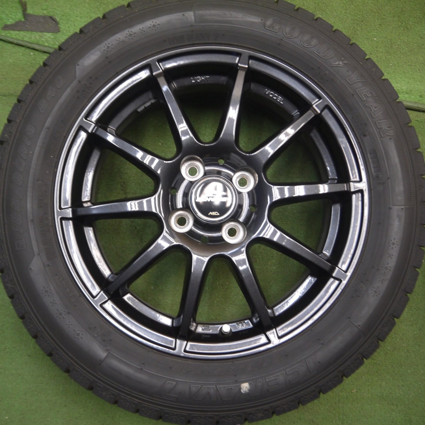 *送料無料* バリ溝！22年！キレイ！9.5分以上★スタッドレス 185/60R15 グッドイヤー アイスナビ7 SCHNEIDER MiD シュナイダー マルカ PCD100/4H★4070905Hス