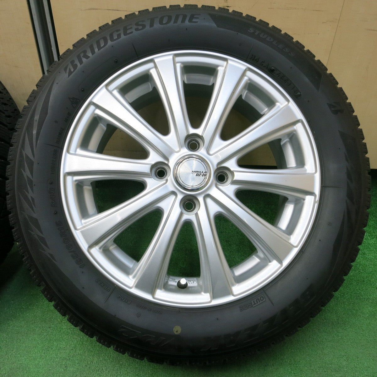 *送料無料* 4本価格★スタッドレス 185/60R15 ブリヂストン ブリザック VRX2 SIBILLA NEXT DZ-10 シビラ 15インチ PCD100/4H★4041905イス