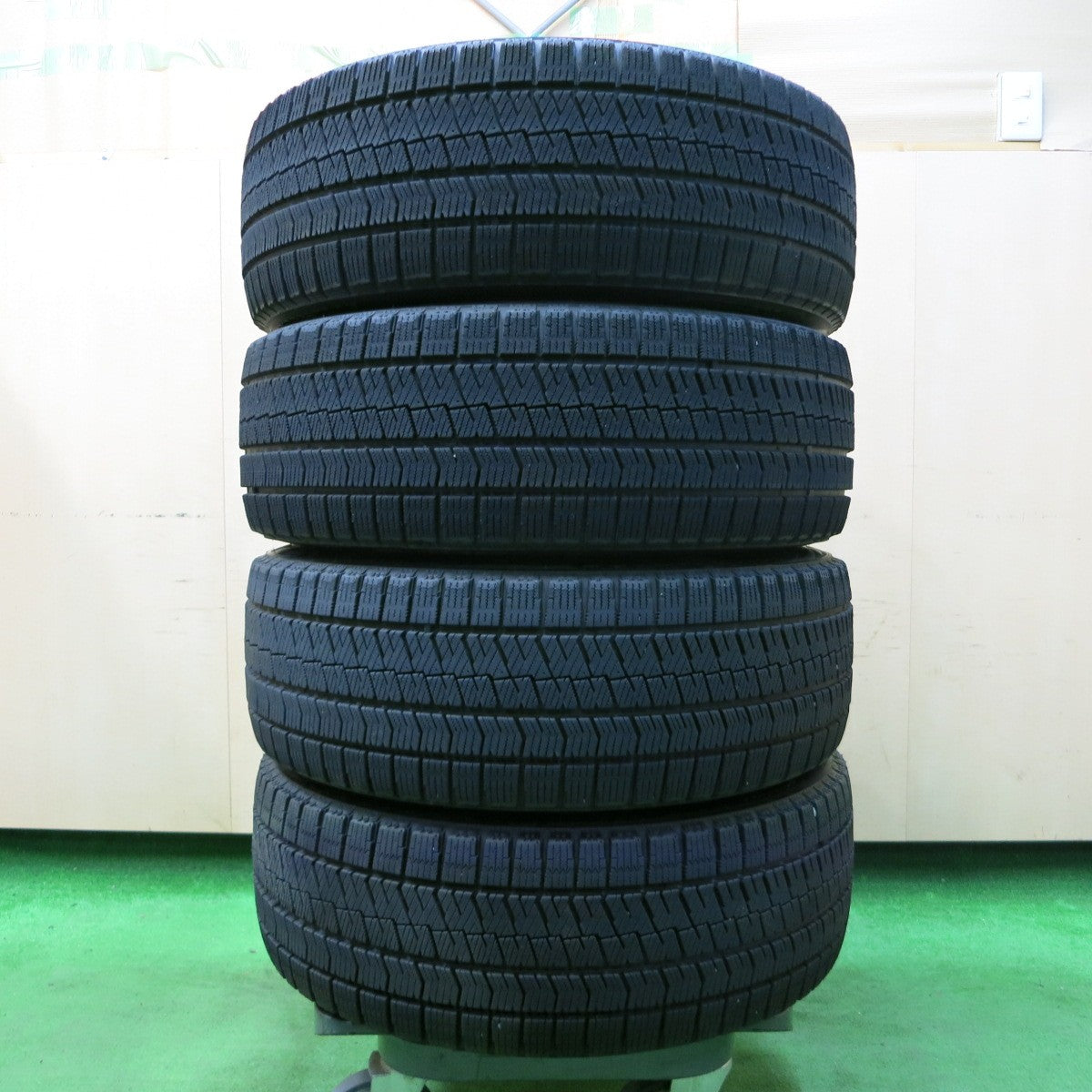 *送料無料* バリ溝！20年！9分★スタッドレス 225/45R18 ブリヂストン ブリザック VRX2 BALMINUM バルミナ 18インチ PCD114.3/5H★4051804イス