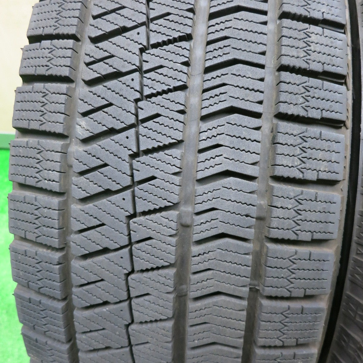 [送料無料] バリ溝！20年！キレイ！9.5分★スズキ スイフト スポーツ ZC33S 純正 215/55R17 スタッドレス ブリヂストン ブリザック VRX2 PCD114.3/5H★4091302NJス