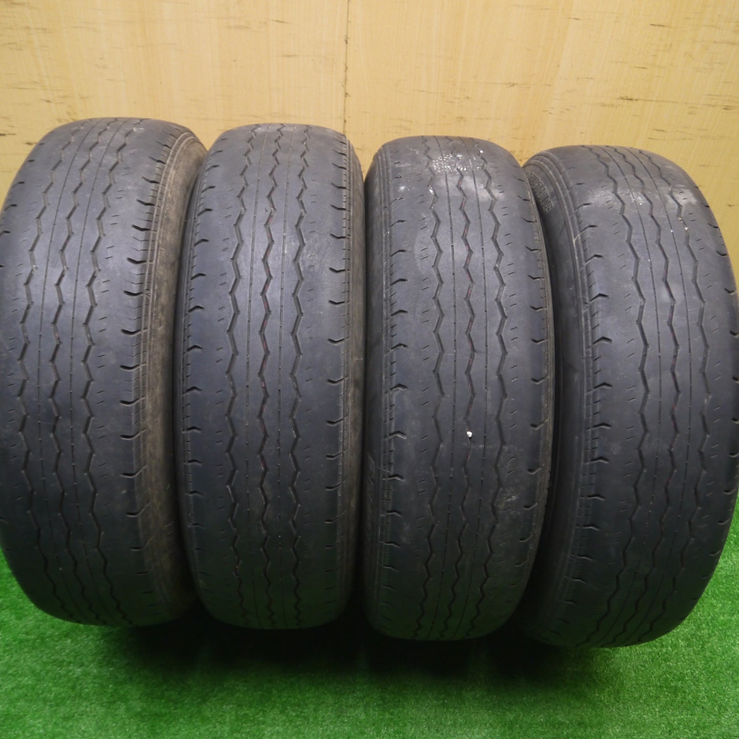 *送料無料* 4本価格★トヨタ 200系 ハイエース 4型 純正 OP 195/80R15 ブリヂストン RD-613 STEEL PCD139.7/6H★4043002HAノ