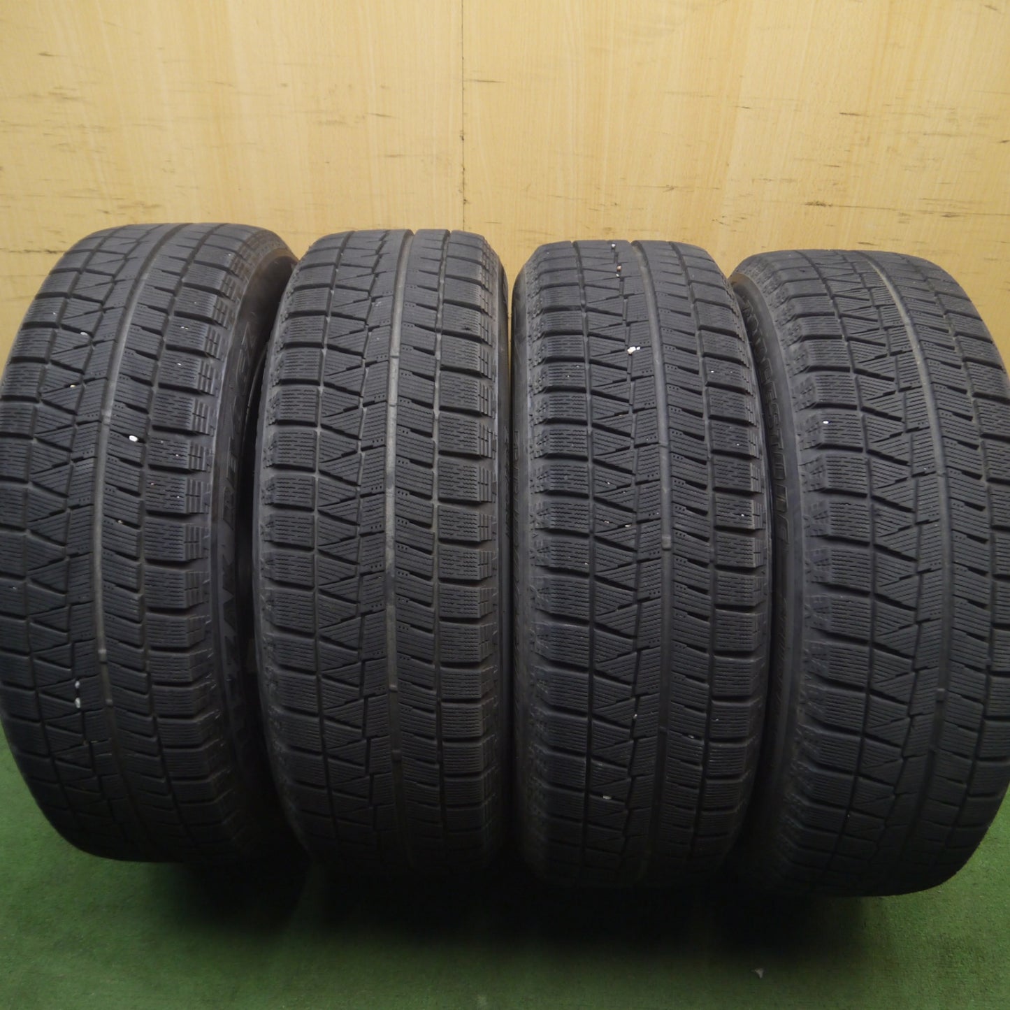 *送料無料* バリ溝！キレイ！9.5分★スタッドレス 215/60R17 ブリヂストン ブリザック REVO GZ Exceeder エクシーダー 17インチ PCD114.3/5H★4071910Hス