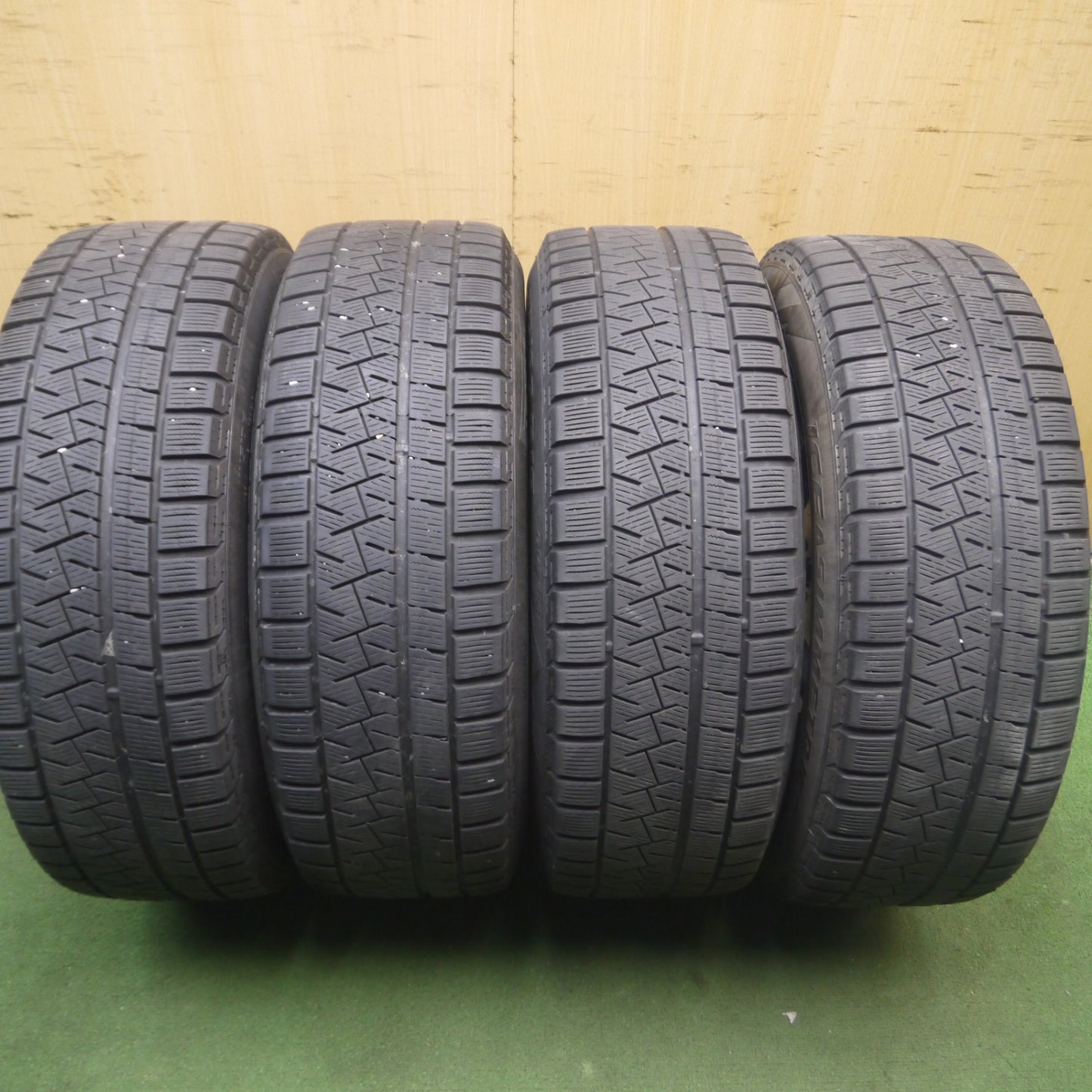 *送料無料* キレイ★スタッドレス 205/60R16 ピレリ アイスアシンメトリコ プラス TEAD テッド 16インチ PCD114.3/5H★4071905Hス