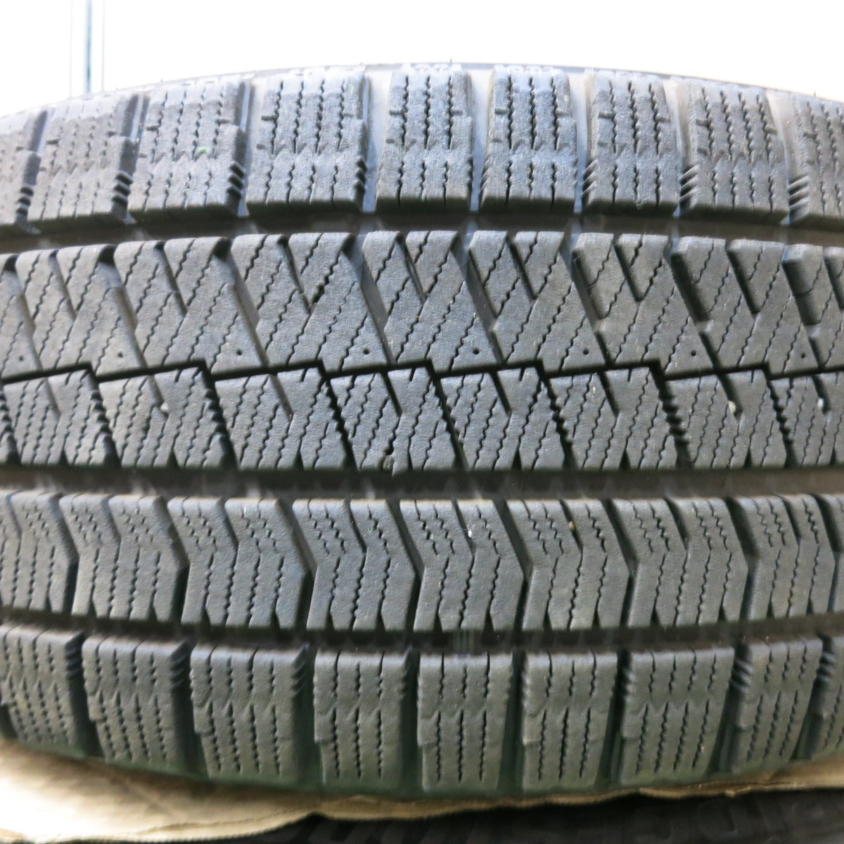 *送料無料* バリ溝！20年！9分★トヨタ 220系 後期 クラウン RS アドバンス 純正 225/45R18 スタッドレス ブリヂストン ブリザック VRX2 PCD114.3/5H★4082001SYス