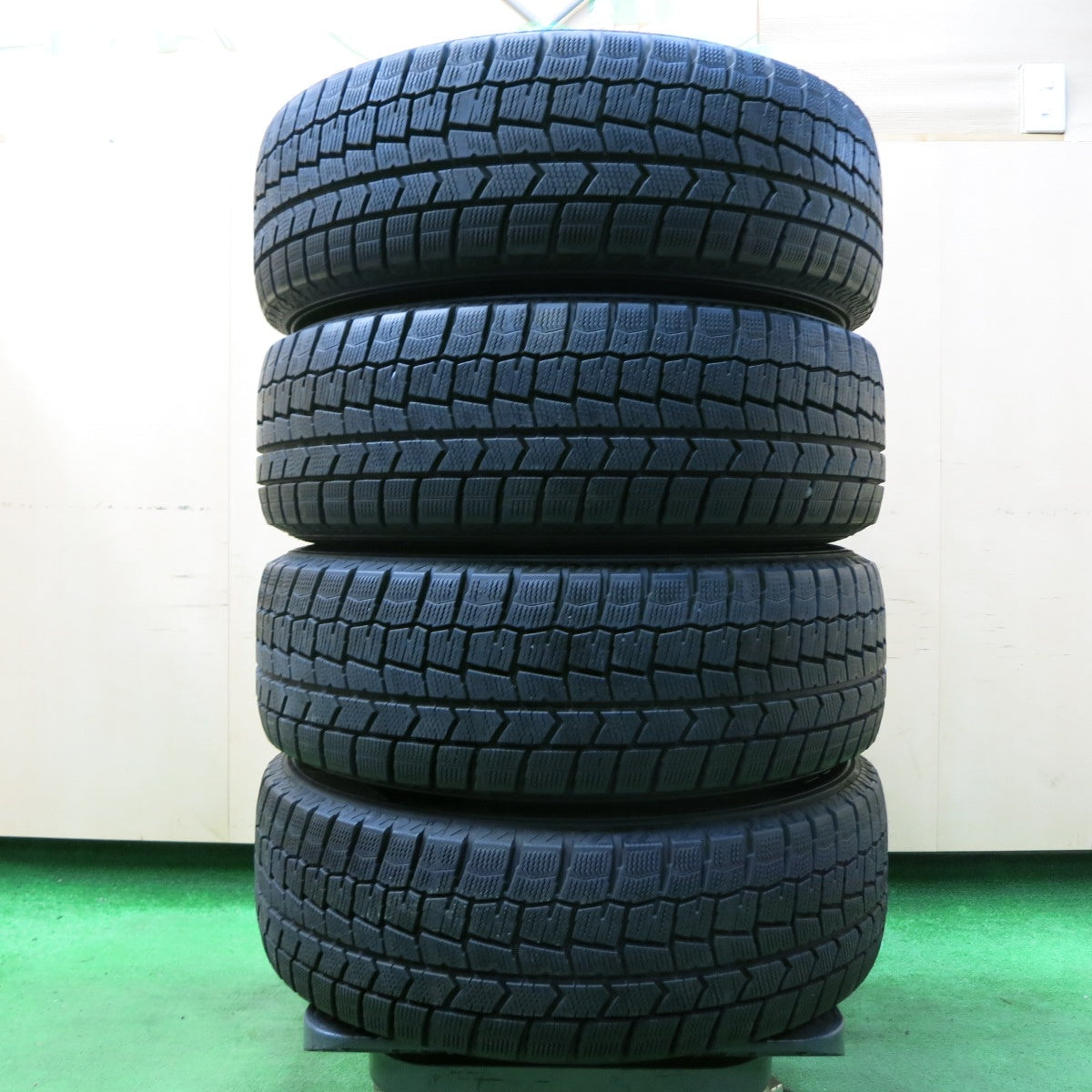 *送料無料* バリ溝！キレイ！9分★スタッドレス 195/65R15 ダンロップ ウインターマックス WM02 Mistiere ミスティーレ  15インチ PCD114.3/5H★4051107イス