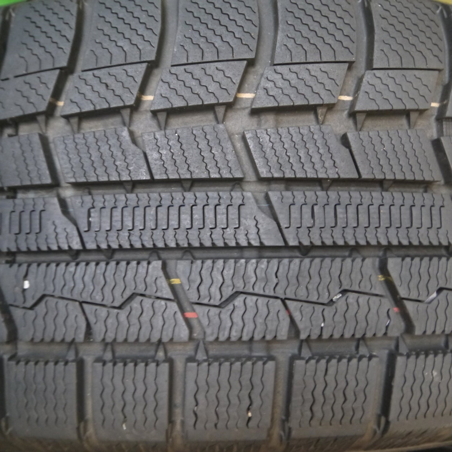 *送料無料* バリ溝！22年！キレイ！9.5分以上★スタッドレス 225/60R17 トーヨー ウインター トランパス TX ravrion RS01 ラブリオン PCD114.3/5H★4080503Hス