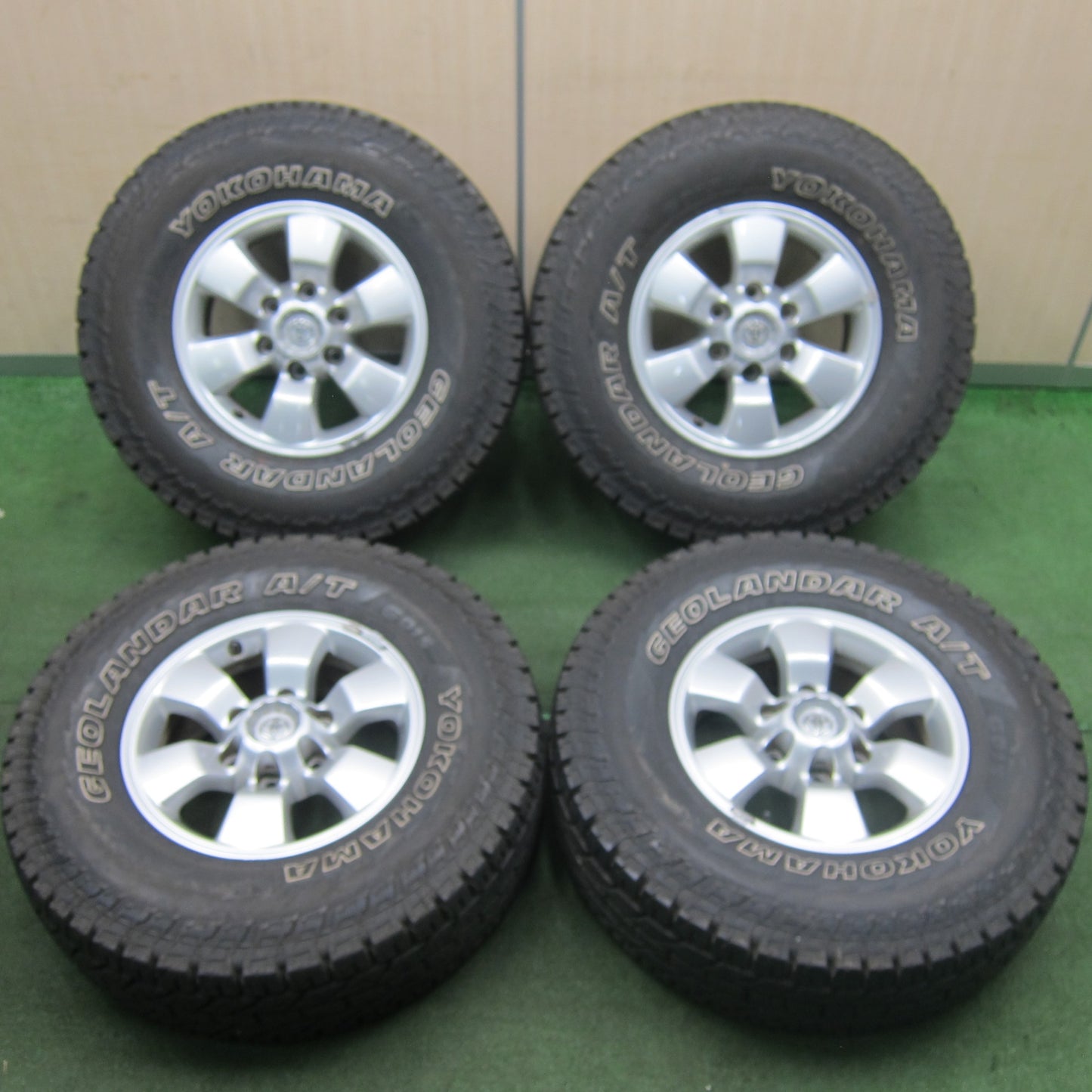 *送料無料* バリ溝！9.5分★トヨタ 215系 ハイラックス サーフ 純正 265/75R16 ヨコハマ ジオランダー A/T G015 ホワイトレター PCD139.7/6H★4041604TNノ