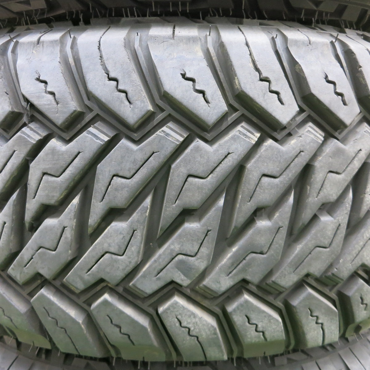 [送料無料] バリ溝！22年！キレイ！9.5分！付属付★CRIMSON MYRTLE MR-12 275/55R20 モンスタ MUD WARRIOR クリムソン マーテル 20インチ PCD150/5H★5022601ナノ