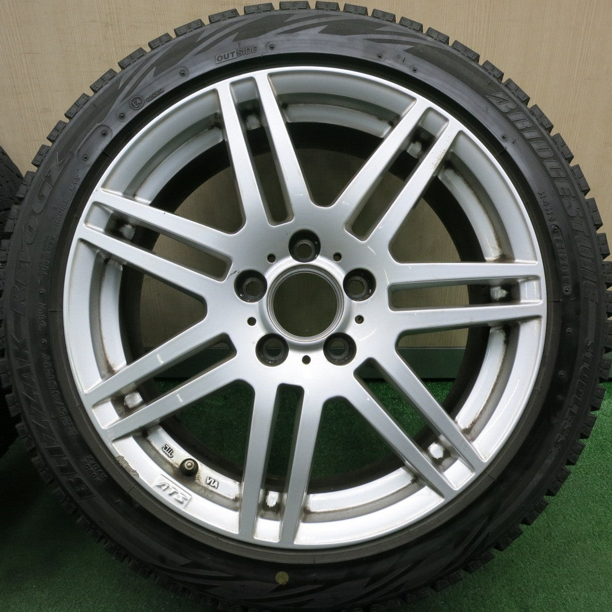 *送料無料* バリ溝！8.5分★ワーゲン等 ATS 225/45R17 スタッドレス ブリヂストン ブリザック REVO GZ RFT 17インチ PCD112/5H★4052302HAス