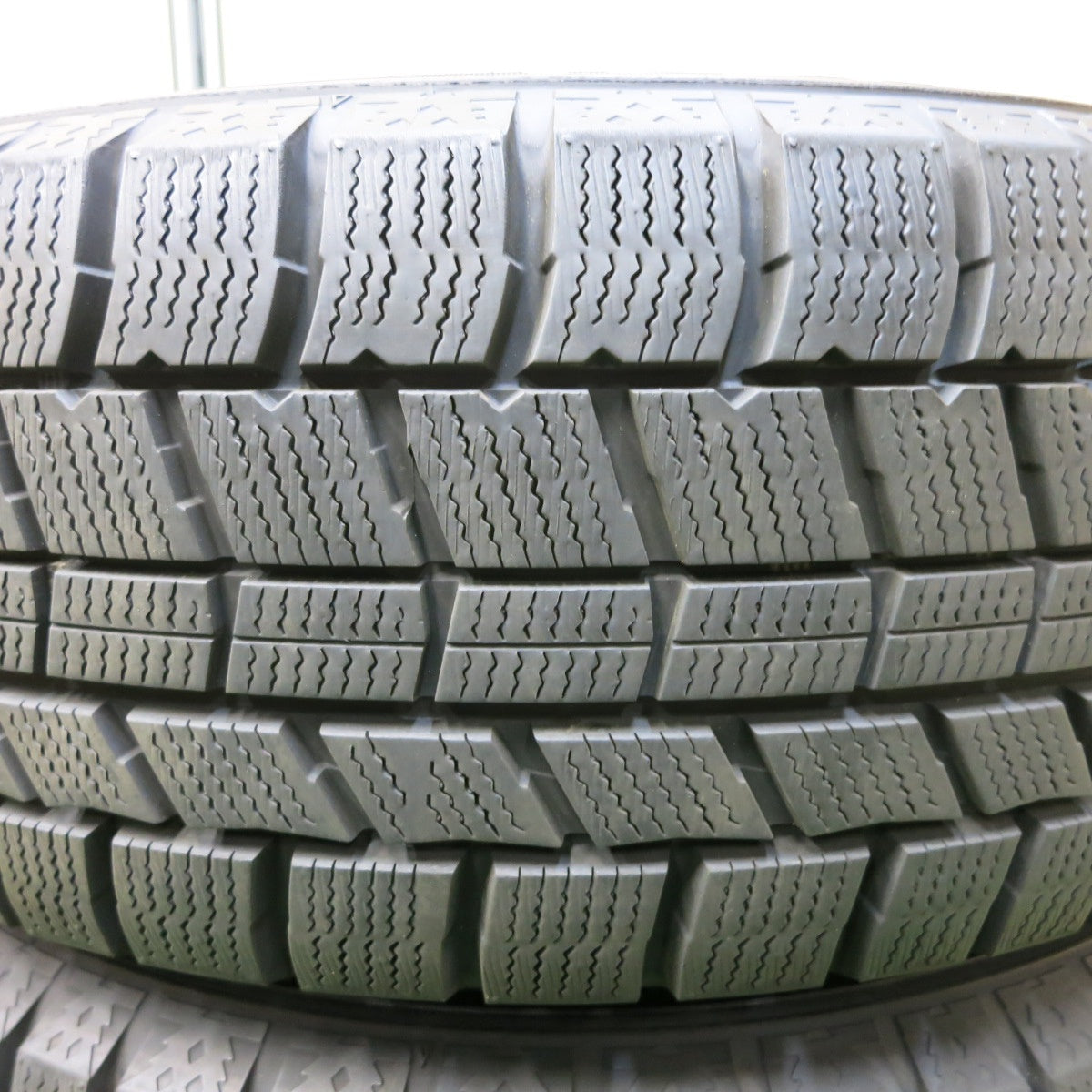 [送料無料] バリ溝！22年！キレイ！9.5分以上★スタッドレス 205/60R16 オートバックス ノーストレック N5 LEBEN レーベン  16インチ PCD114.3/5H★4100208SYス