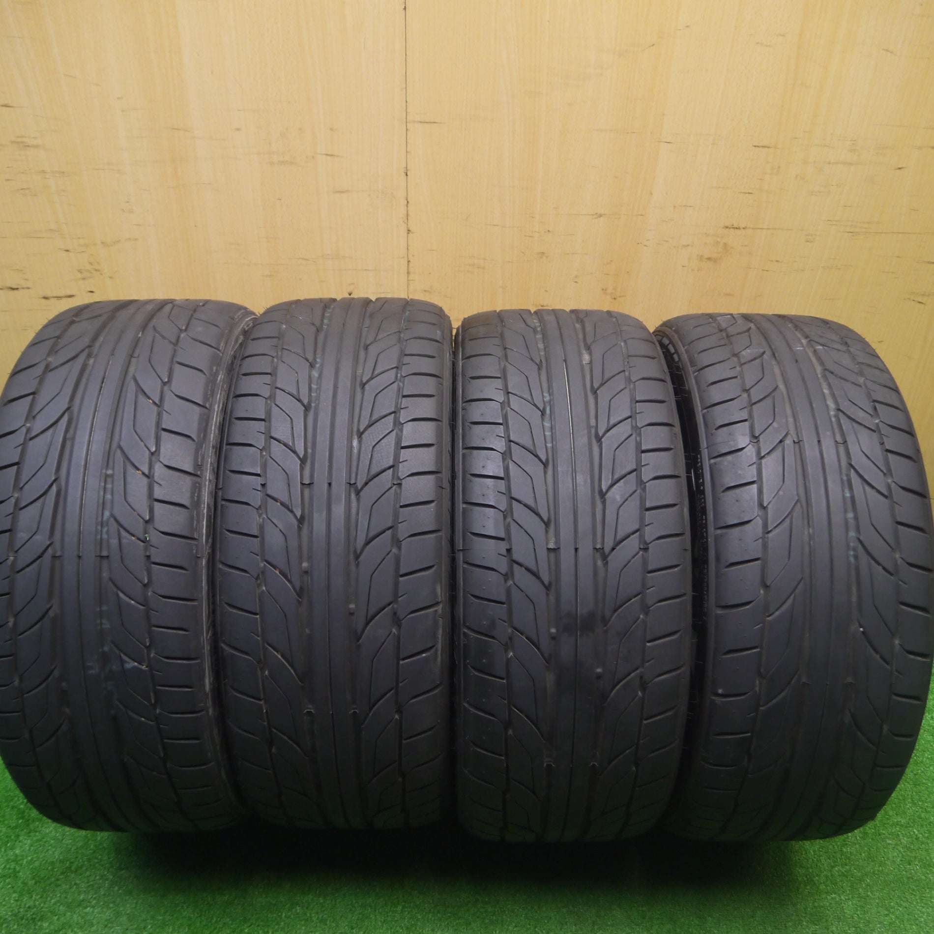 *送料無料* バリ溝！23年！9.5分★プリウス等 kranze VERAE 225/35R19 ニットー NT555 G2 クレンツェ ヴェラーエ  19インチ PCD100/5H★4083003Hノ