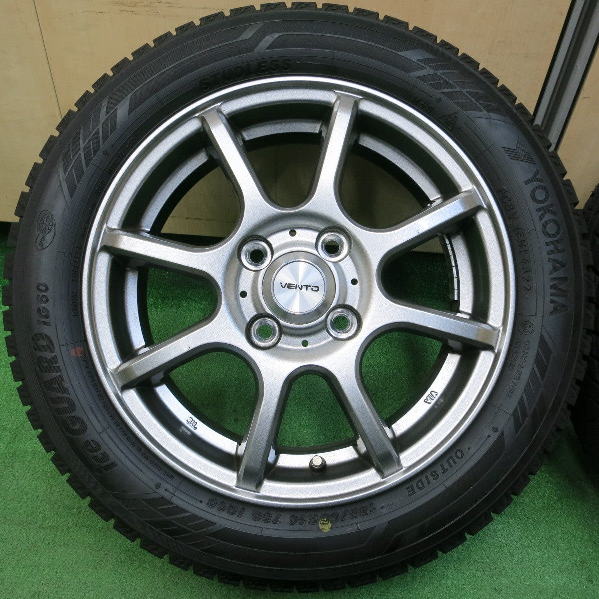 *送料無料* バリ溝！22年！綺麗！ほぼ10分★スタッドレス 155/65R14 ヨコハマ アイスガード iG60 VENTO 14インチ PCD100/4H★4040212イス