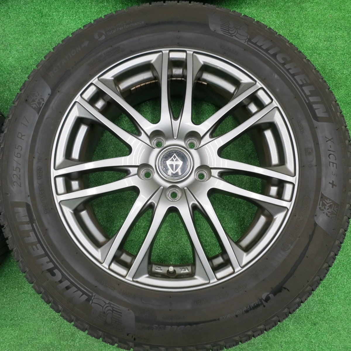 *送料無料* キレイ★スタッドレス 225/65R17 ミシュラン X-ICE3+ VELVA ヴェルヴァ 17インチ PCD114.3/5H★4080801HAス