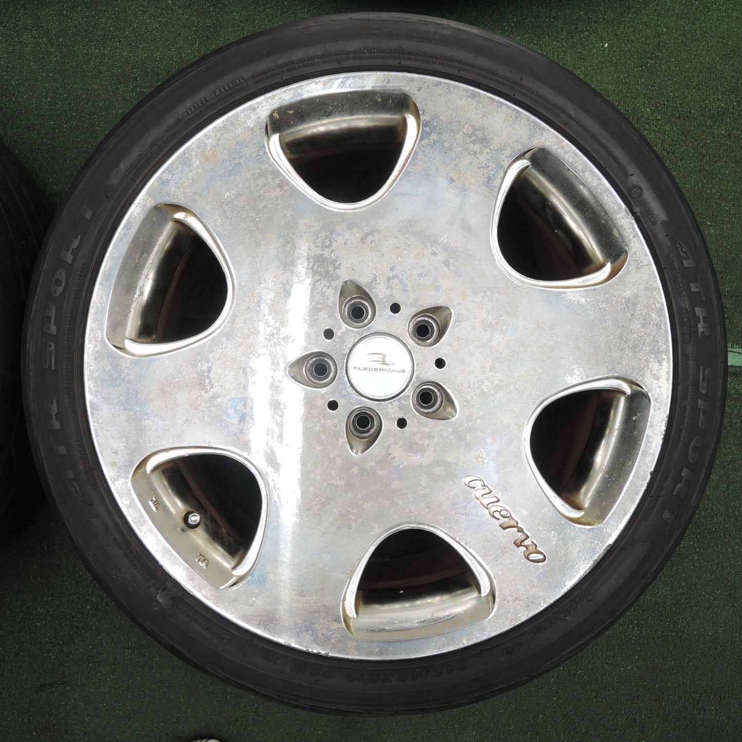 *送料無料* バリ溝！9分★FLEDERMAUS cuervo 245/40R19 ATR SPORT フレーダーマウス クエルボ 19インチ PCD114.3/5H★4031902TNノ