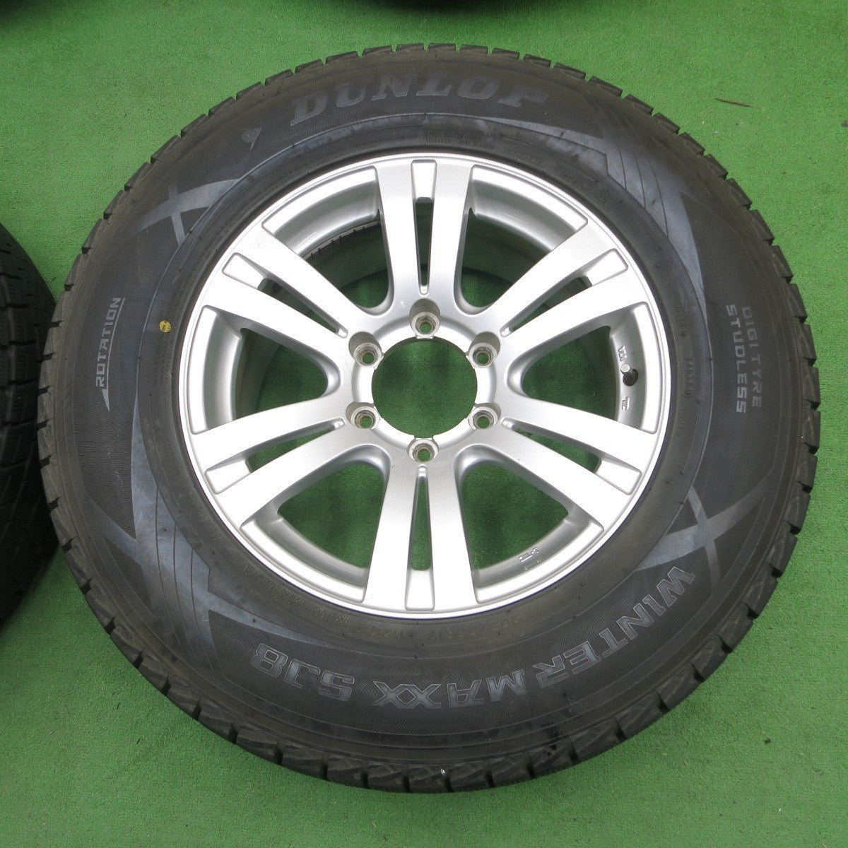 *送料無料* バリ溝！キレイ！9.5分★ランクル 等 265/65R17 スタッドレス ダンロップ ウインターマックス SJ8 社外 アルミ PCD139.7/6H★4070101ナス