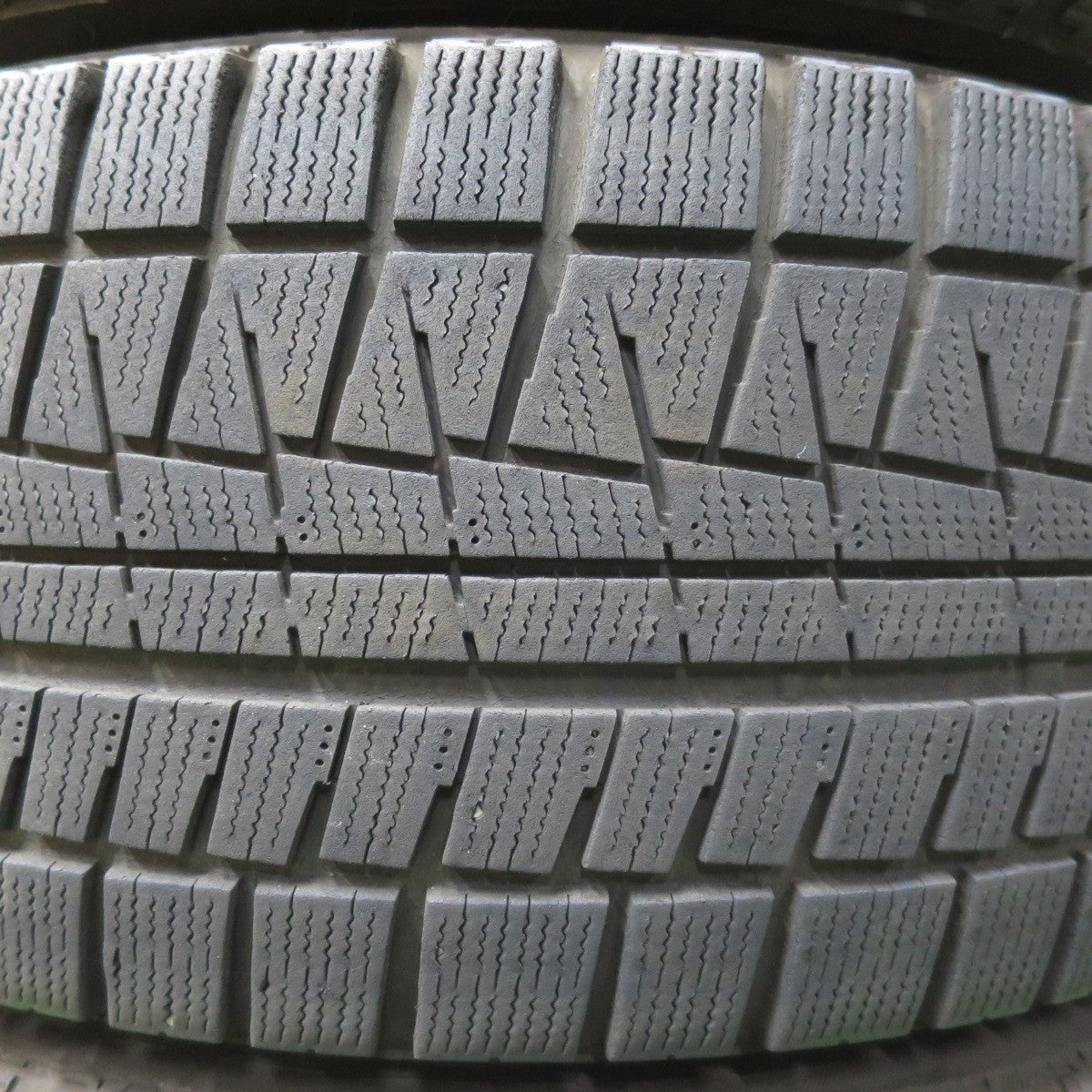 [送料無料] キレイ★BMW 等 AGA WELT 225/55R17 スタッドレス ブリヂストン ブリザック RFT 17インチ PCD112/5H★4093005イス