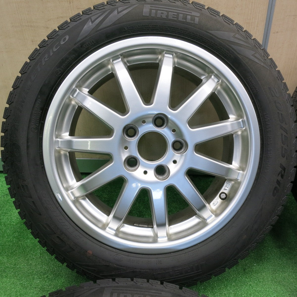 [送料無料] バリ溝！22年！8.5分★ボルボ 等 205/55R16 スタッドレス ピレリ ゼロ アシンメトリコ C-WORKS MS-1 16インチ PCD108/5H★4120613TNス